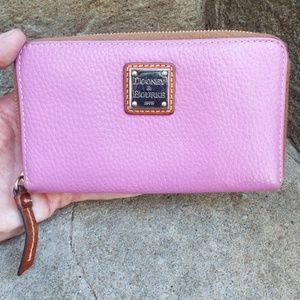 DOONEY & BOURKE Collins Zip pink/pur Clutch Wallet